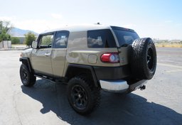 2012 Toyota FJ Cruiser - Thumbnail 6