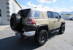2012 Toyota FJ Cruiser - Thumbnail 8