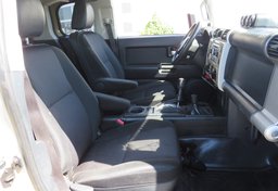 2012 Toyota FJ Cruiser - Thumbnail 23