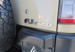 2012 Toyota FJ Cruiser - Thumbnail 16