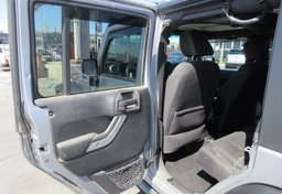 2015 Jeep Wrangler Unlimited - Thumbnail 25