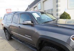 2017 Toyota Tacoma - Thumbnail 15