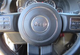 2015 Jeep Wrangler Unlimited - Thumbnail 33