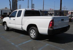 2015 Toyota Tacoma - Thumbnail 10