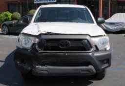 2015 Toyota Tacoma - Thumbnail 11