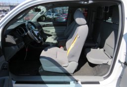 2015 Toyota Tacoma - Thumbnail 24