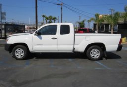 2015 Toyota Tacoma - Thumbnail 6