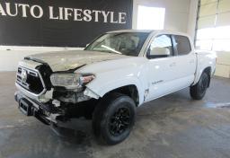 2019 Toyota Tacoma - Thumbnail 2