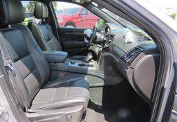 2019 Jeep Grand Cherokee - Thumbnail 25