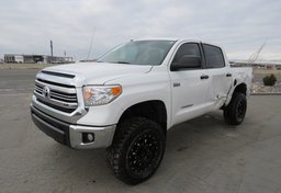 2016 Toyota Tundra 4WD Truck - Thumbnail 2