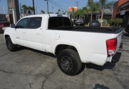 2017 Toyota Tacoma - Thumbnail 6