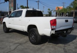 2017 Toyota Tacoma - Thumbnail 8