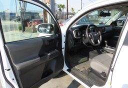 2017 Toyota Tacoma - Thumbnail 22