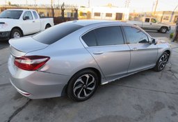2017 Honda Accord Sedan - Thumbnail 8