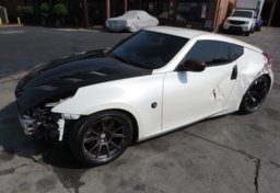 2016 Nissan 370Z - Thumbnail 2