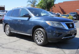 2013 Nissan Pathfinder - Thumbnail 3