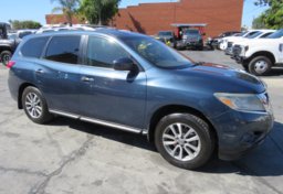 2013 Nissan Pathfinder - Thumbnail 1