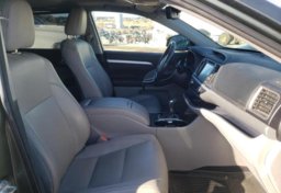 2018 Toyota Highlander - Thumbnail 6