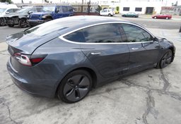 2019 Tesla Model 3 - Thumbnail 5
