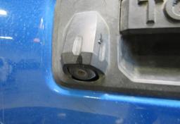 2016 Toyota Tacoma - Thumbnail 14