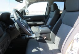 2014 Toyota Tundra 4WD Truck - Thumbnail 28