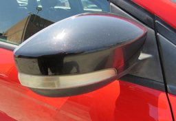 2018 Ford Focus - Thumbnail 13