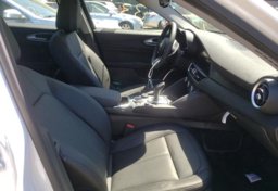 2021 Alfa Romeo Giulia - Thumbnail 5