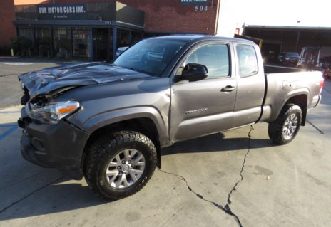 Picture of 2016 Toyota Tacoma