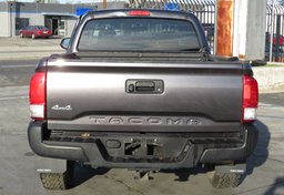 2016 Toyota Tacoma - Thumbnail 12