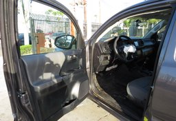 2016 Toyota Tacoma - Thumbnail 19