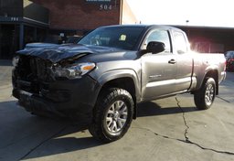 2016 Toyota Tacoma - Thumbnail 3