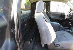 2016 Toyota Tacoma - Thumbnail 28