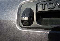 2016 Toyota Tacoma - Thumbnail 14