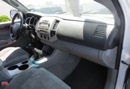 2010 Toyota Tacoma - Thumbnail 24