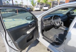 2013 Toyota Camry - Thumbnail 19