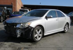 2013 Toyota Camry - Thumbnail 4
