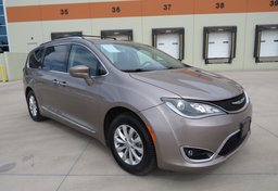 2018 Chrysler Pacifica - Thumbnail 4
