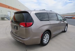 2018 Chrysler Pacifica - Thumbnail 5