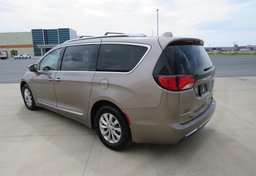 2018 Chrysler Pacifica - Thumbnail 8