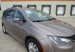 2018 Chrysler Pacifica - Thumbnail 16