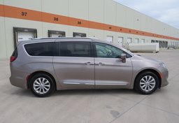 2018 Chrysler Pacifica - Thumbnail 10