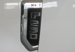 2020 Ford F-250 Super Duty - Thumbnail 30