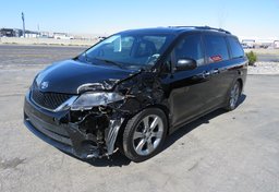 2014 Toyota Sienna - Thumbnail 4