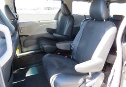 2014 Toyota Sienna - Thumbnail 29