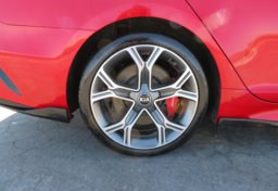 2019 Kia Stinger - Thumbnail 24