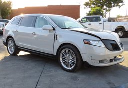 2019 Lincoln MKT - Thumbnail 3