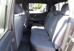 2018 Toyota Tacoma - Thumbnail 30