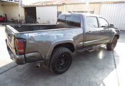 2018 Toyota Tacoma - Thumbnail 9