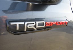 2018 Toyota Tacoma - Thumbnail 17