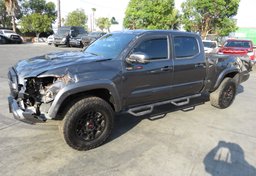 2018 Toyota Tacoma - Thumbnail 3